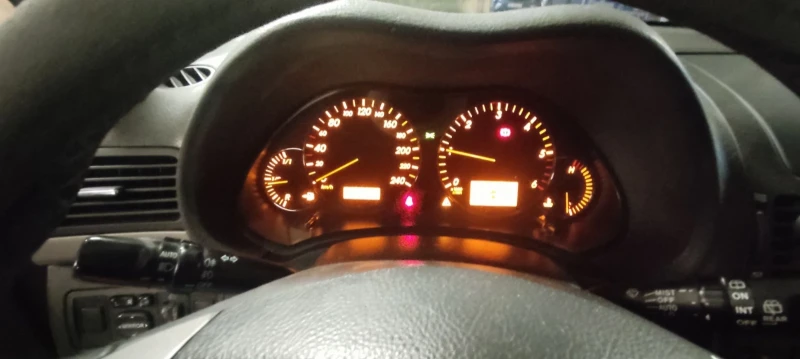 Toyota Avensis, снимка 10 - Автомобили и джипове - 52570485