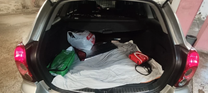 Toyota Avensis, снимка 5 - Автомобили и джипове - 52570485