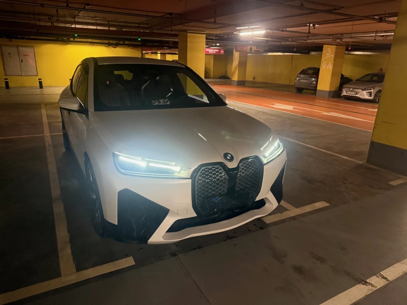 BMW iX 40, снимка 5 - Автомобили и джипове - 53272182