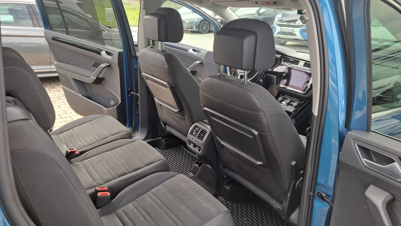 VW Touran Highline 2.00 TDI, DSG 6+ 1 - изображение 6