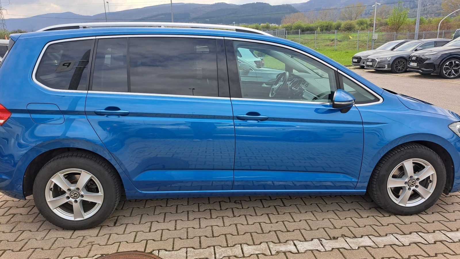 VW Touran Highline 2.00 TDI, DSG 6+ 1 - изображение 4