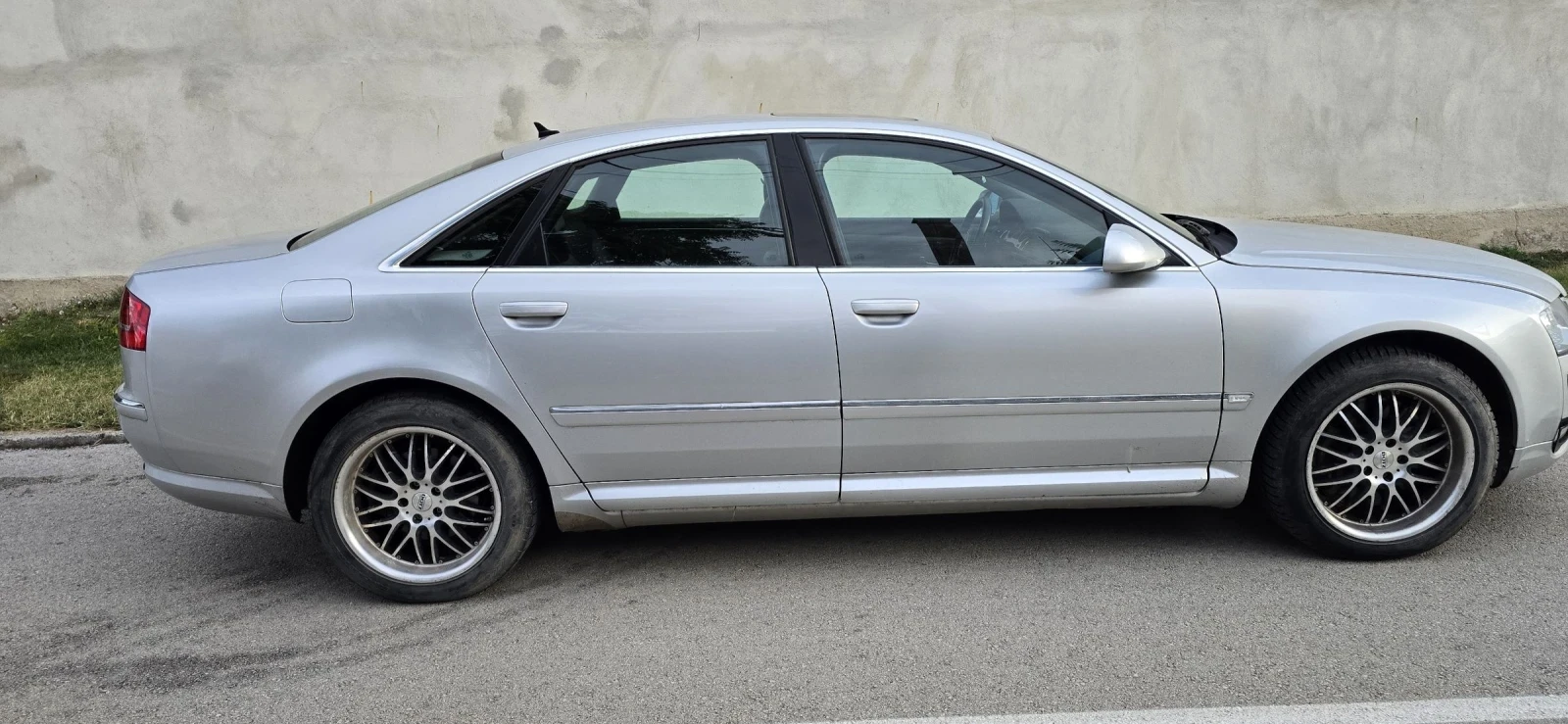 Audi A8 4 2i, 220х.км - изображение 5