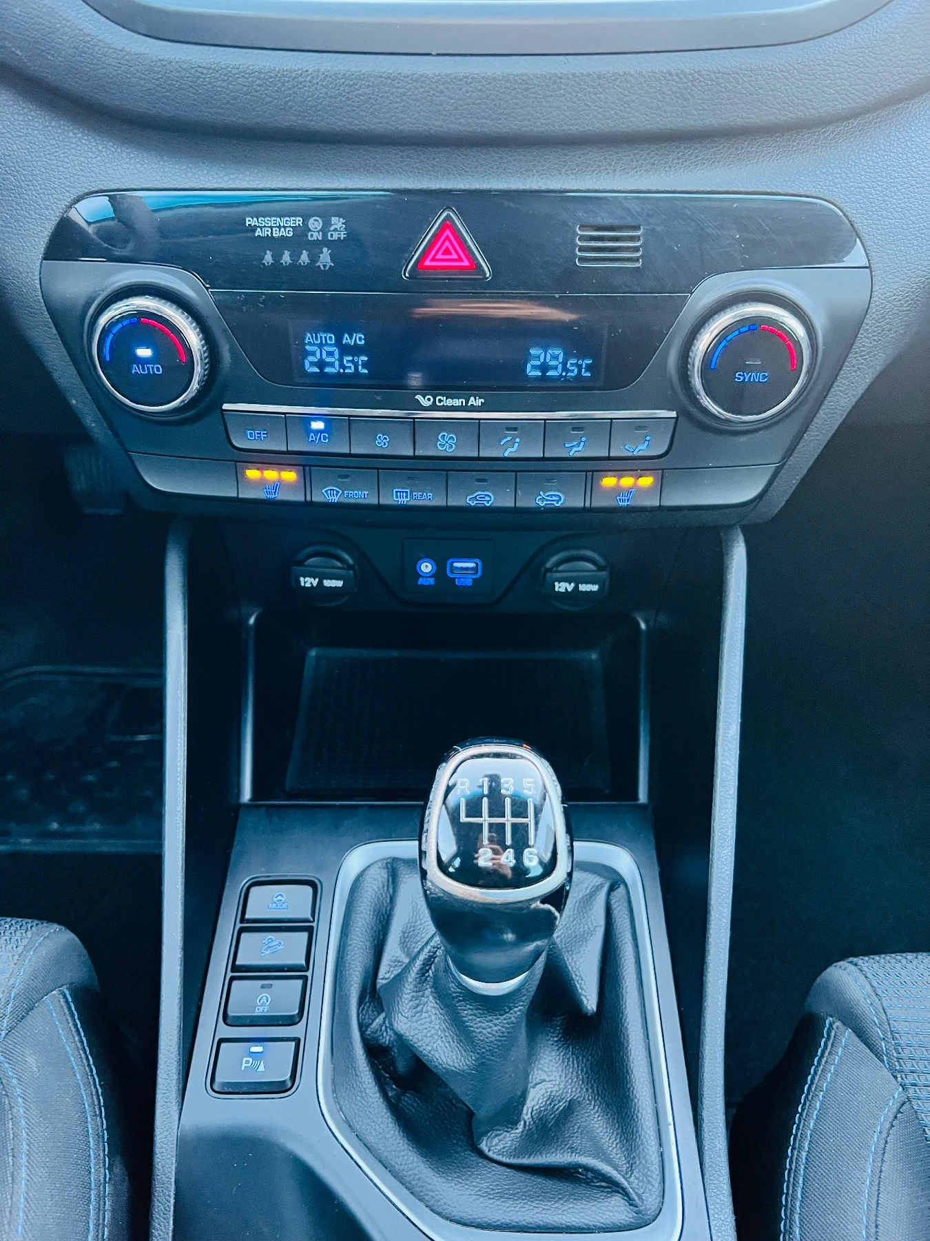 Hyundai Tucson 2.0 136 4х4, снимка 11 - Автомобили и джипове - 53561542