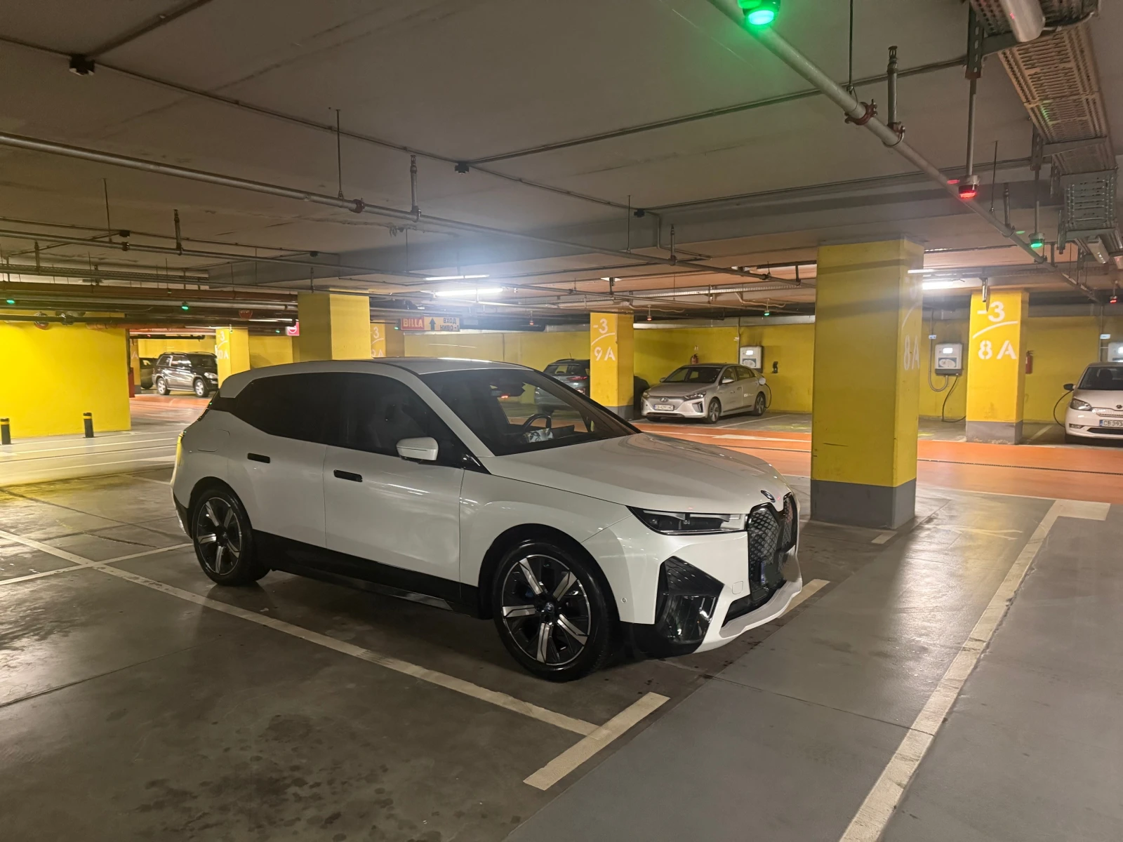 BMW iX 40 - изображение 4