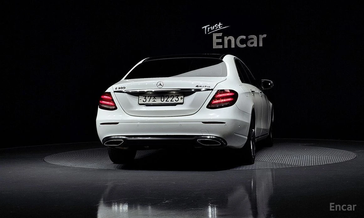 Mercedes-Benz E 300, снимка 4 - Автомобили и джипове - 54067982