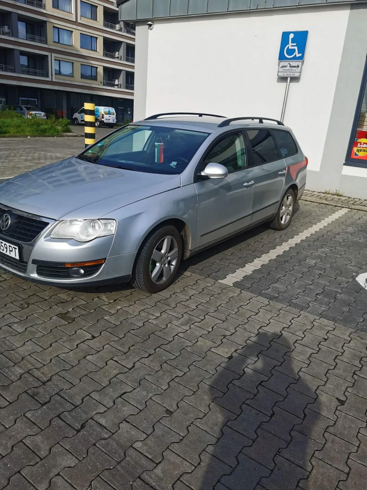 VW Passat 1.9 TDI, снимка 2 - Автомобили и джипове - 54265156