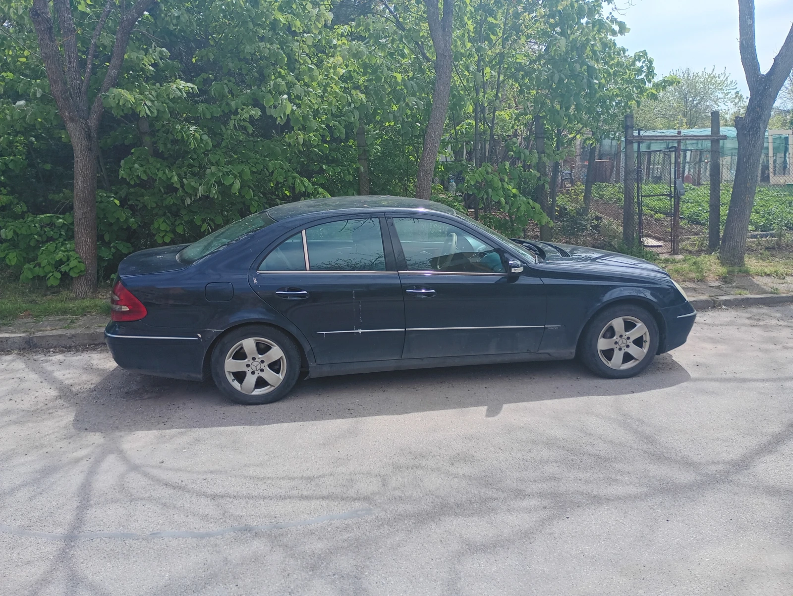 Mercedes-Benz E 320, снимка 4 - Автомобили и джипове - 54451540