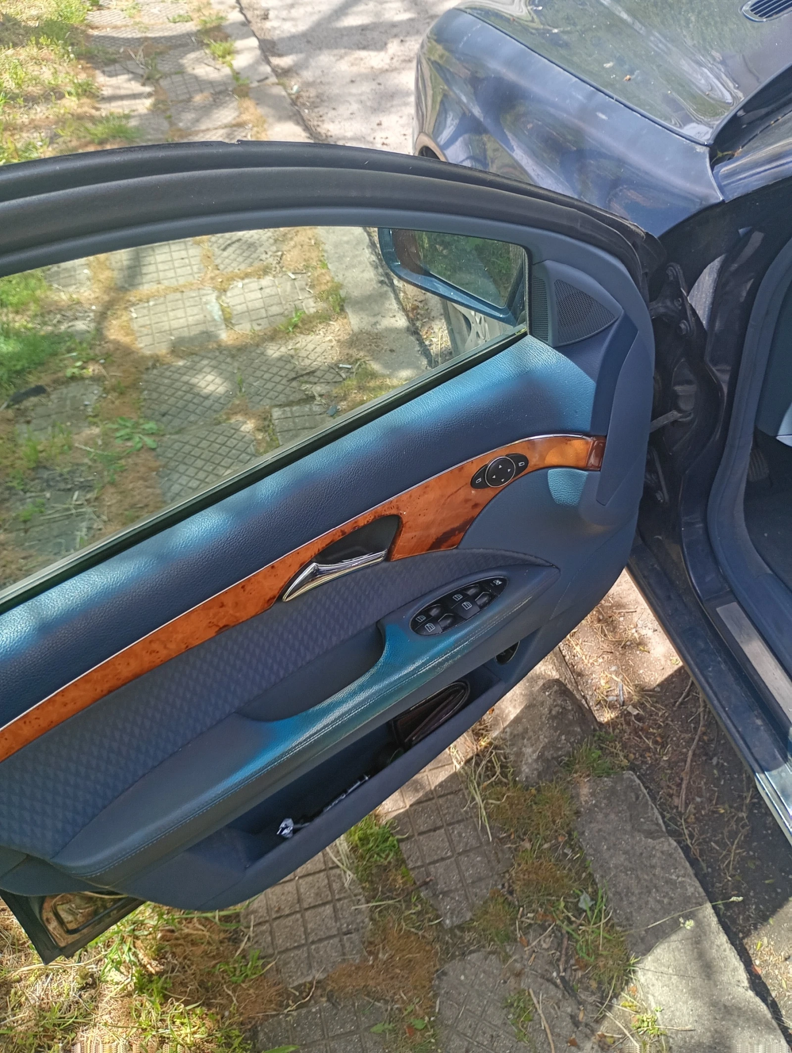Mercedes-Benz E 320, снимка 7 - Автомобили и джипове - 54451540