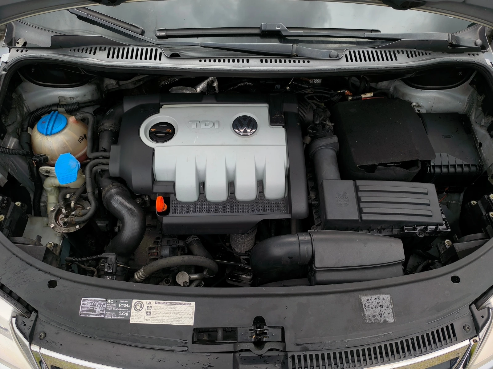 VW Touran -FACE LIFT-1.9TDI-105кс-6 скорости-7 места-КЛИМА-, снимка 16 - Автомобили и джипове - 54679993