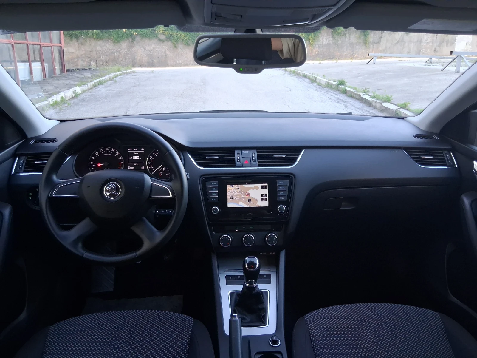 Skoda Octavia 1.6TDI* 4X4* 105HP, снимка 7 - Автомобили и джипове - 54893995