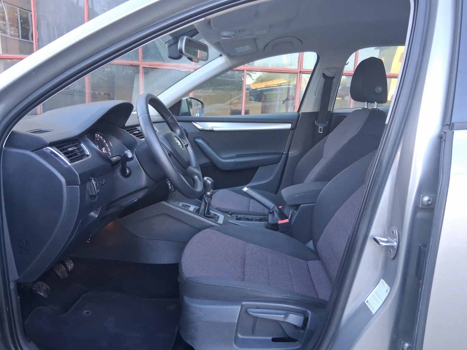 Skoda Octavia 1.6TDI* 4X4* 105HP, снимка 9 - Автомобили и джипове - 54893995