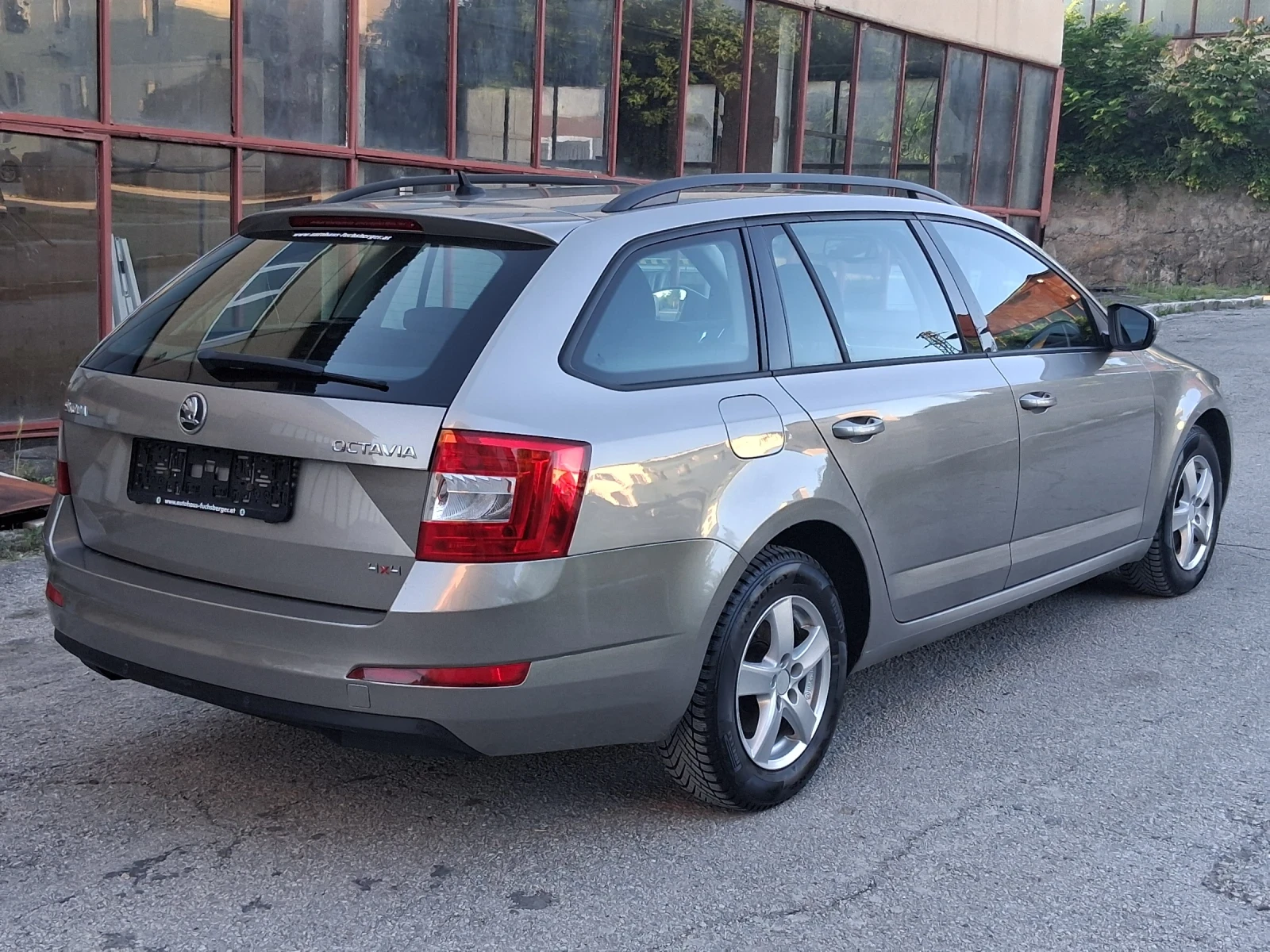Skoda Octavia 1.6TDI* 4X4* 105HP, снимка 5 - Автомобили и джипове - 54893995