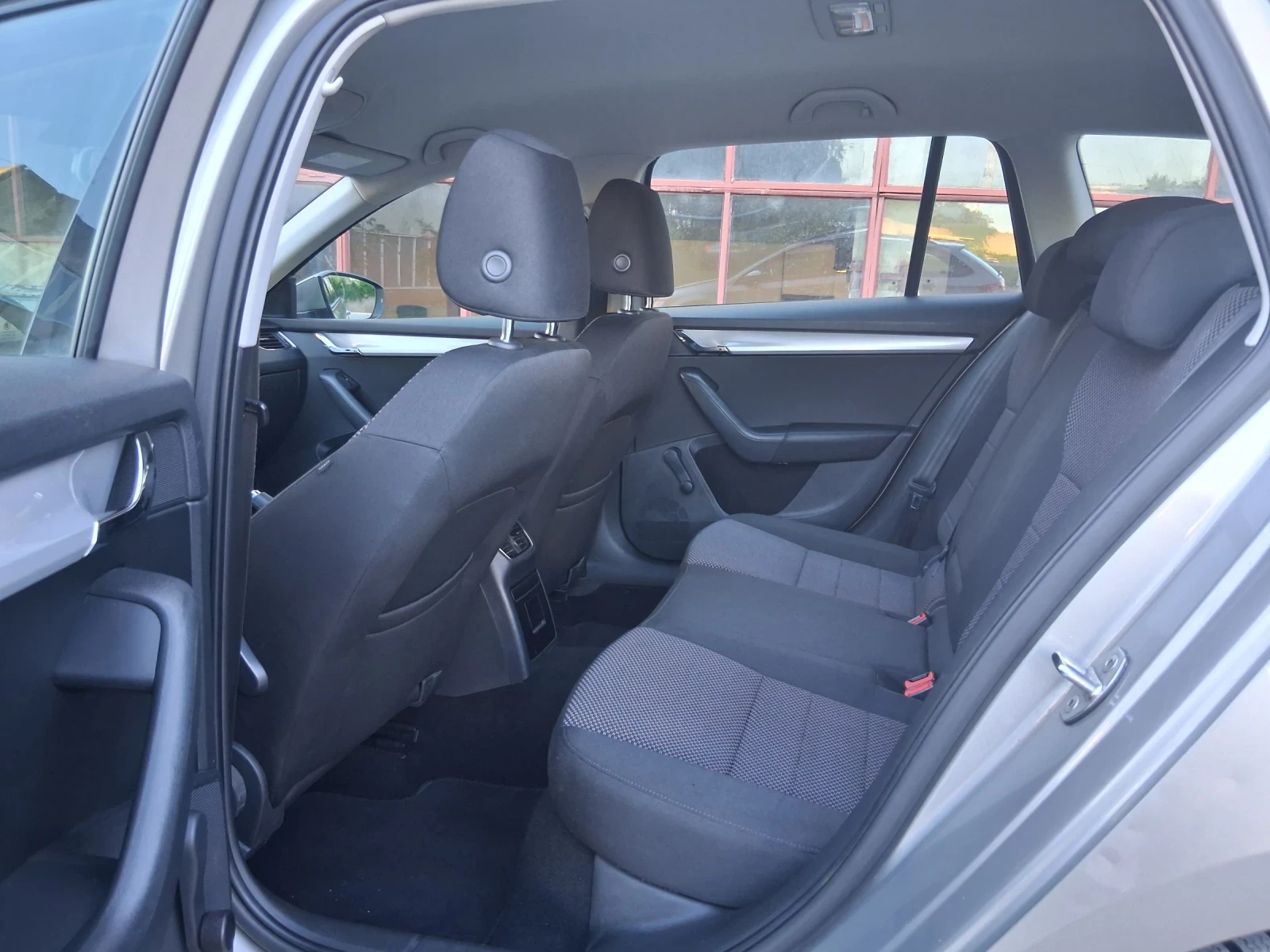 Skoda Octavia 1.6TDI* 4X4* 105HP, снимка 12 - Автомобили и джипове - 54893995