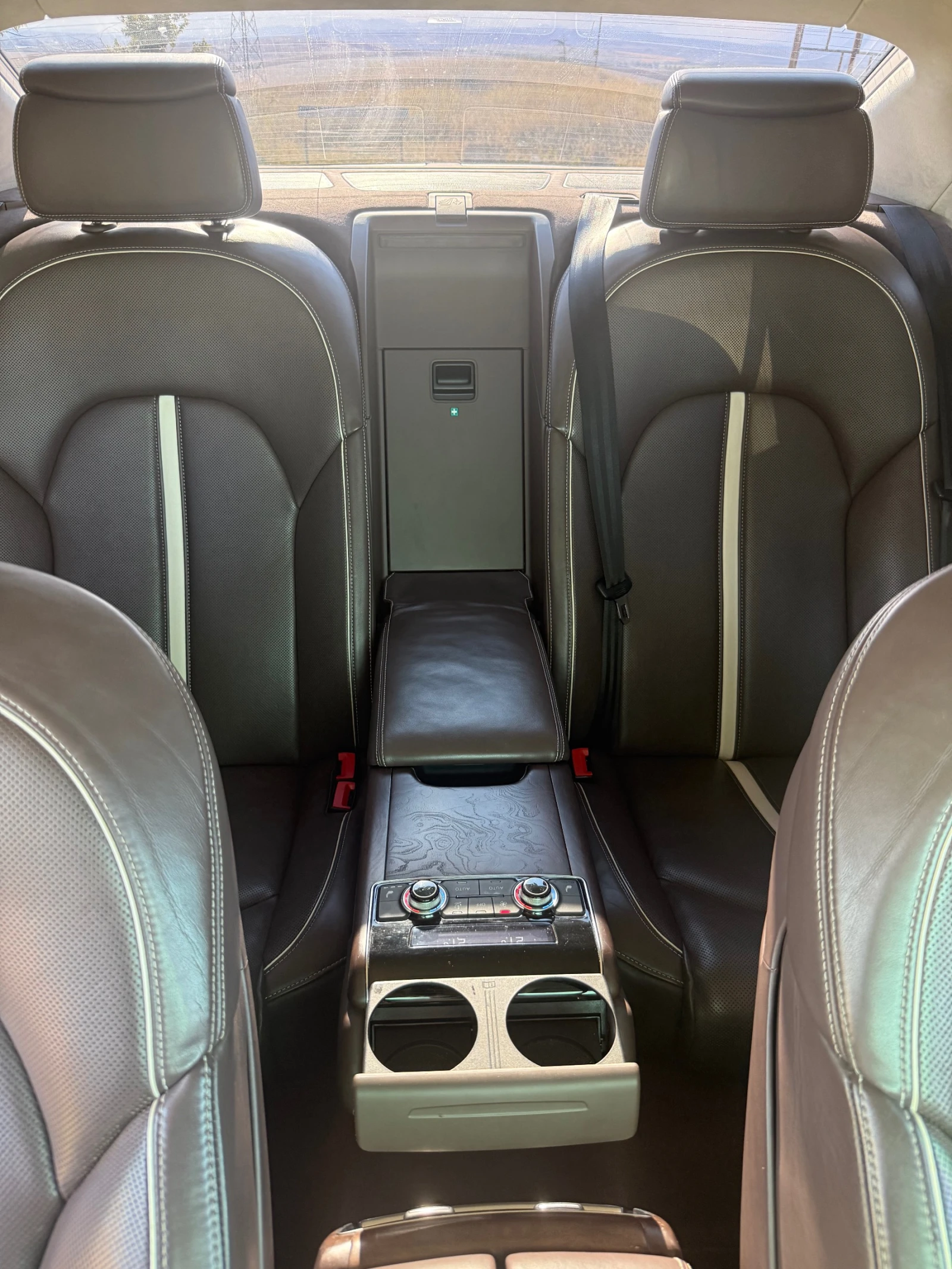 Audi A8, снимка 10 - Автомобили и джипове - 55285341