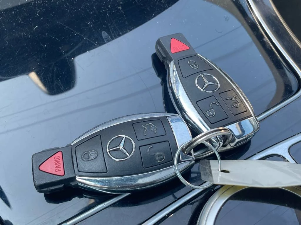 Mercedes-Benz C 300 * CARFAX* AMG PACK * PANO * , снимка 12 - Автомобили и джипове - 56081020