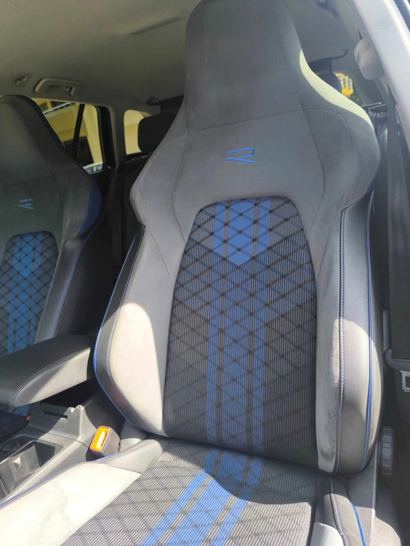 VW Golf R-Line 2.0 tdi Dsg7, снимка 8 - Автомобили и джипове - 56083718