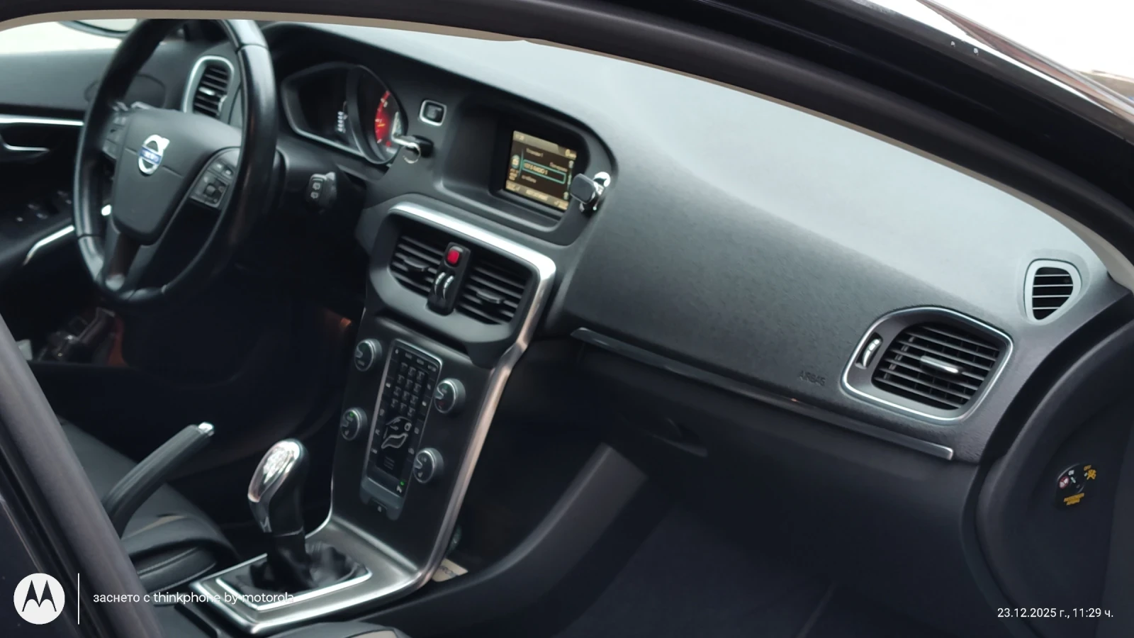 Volvo V40, снимка 7 - Автомобили и джипове - 56253396