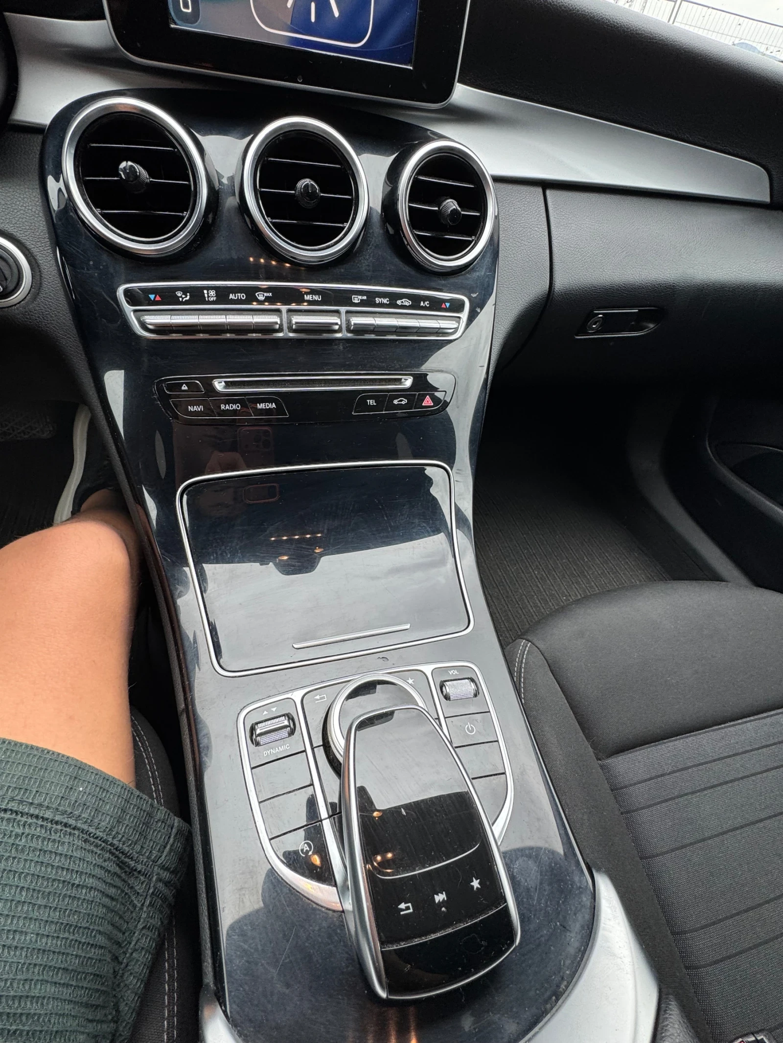 Mercedes-Benz 220, снимка 6 - Автомобили и джипове - 56260087