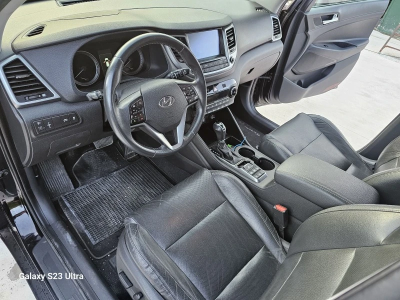 Hyundai Tucson 1.7 automat , снимка 14 - Автомобили и джипове - 48083648