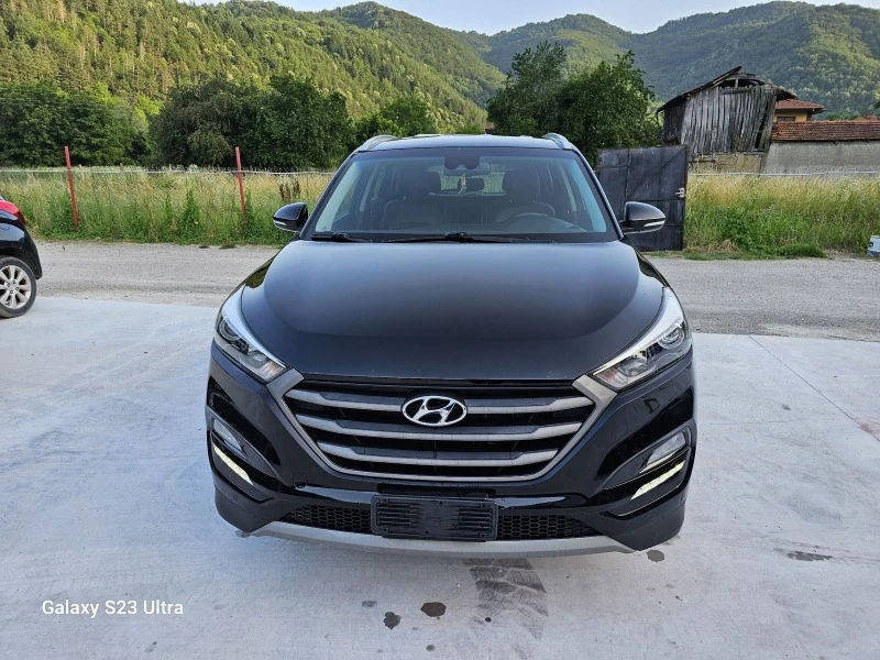 Hyundai Tucson 1.7 automat , снимка 8 - Автомобили и джипове - 48083648