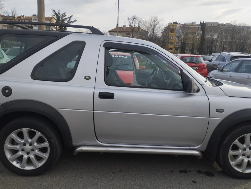 Land Rover Freelander 2.0d, снимка 3 - Автомобили и джипове - 48592939