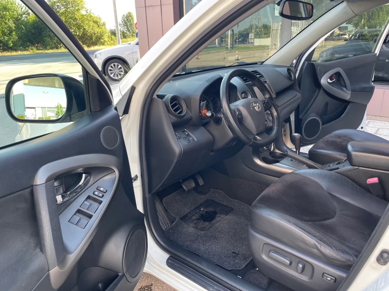 Toyota Rav4 2.2D4D-FACE-КОЖА-NAVI-AUTOMAT, снимка 9 - Автомобили и джипове - 50978266