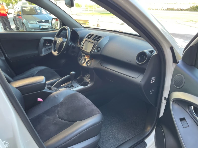 Toyota Rav4 2.2D4D-FACE-КОЖА-NAVI-AUTOMAT, снимка 10 - Автомобили и джипове - 50978266