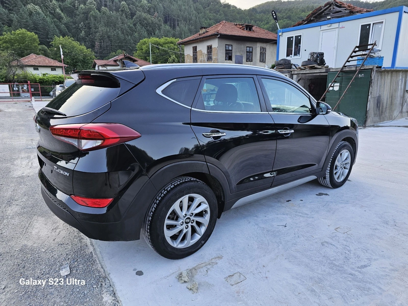 Hyundai Tucson 1.7 automat  - изображение 6