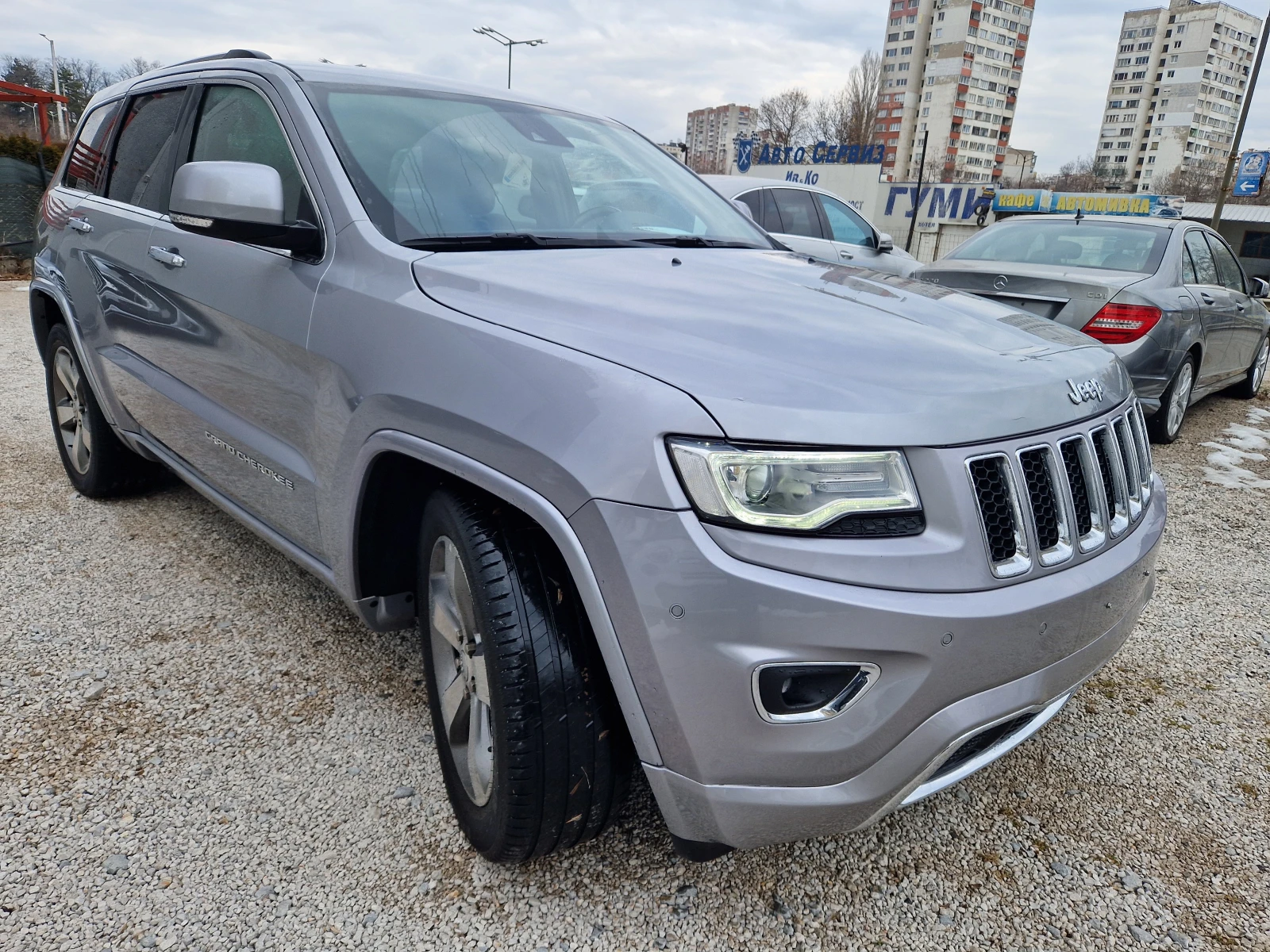 Jeep Grand cherokee 3.0CRD/OVERLAND - изображение 3