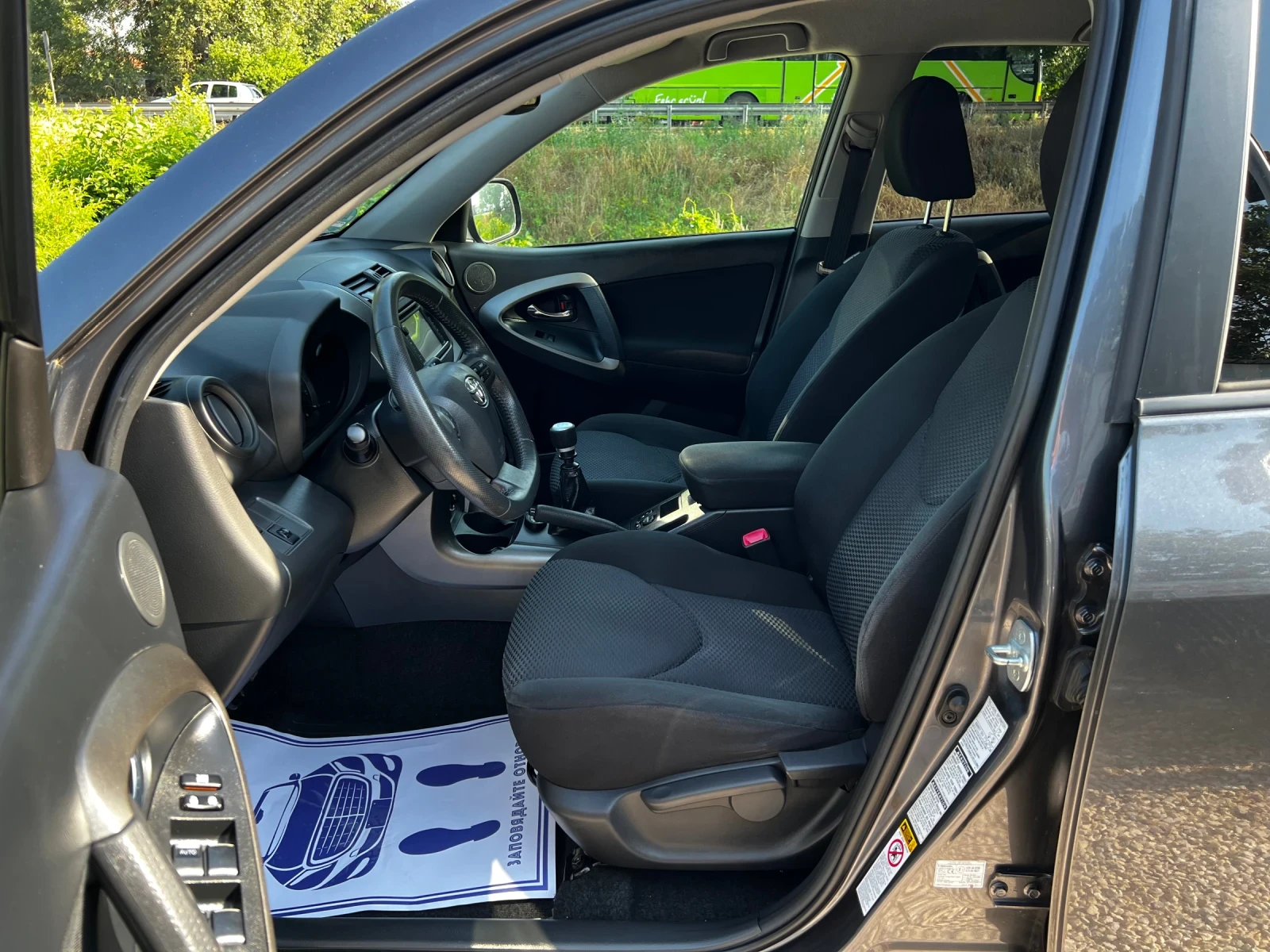 Toyota Rav4 2.0i 188000km. NAVI 6-SPEED - изображение 10