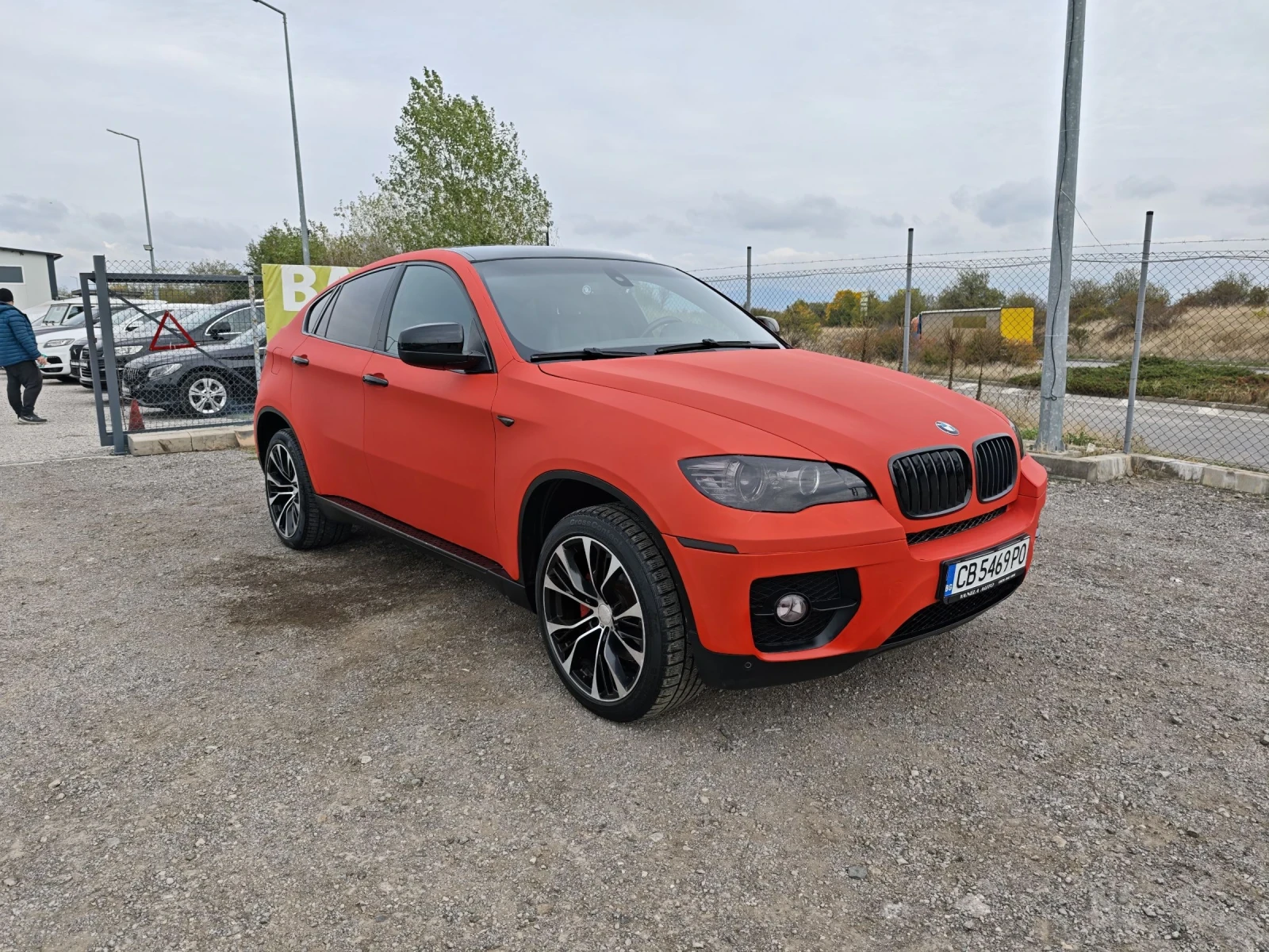 BMW X6 ЧЕРВЕН МАТ САТЕН - изображение 3