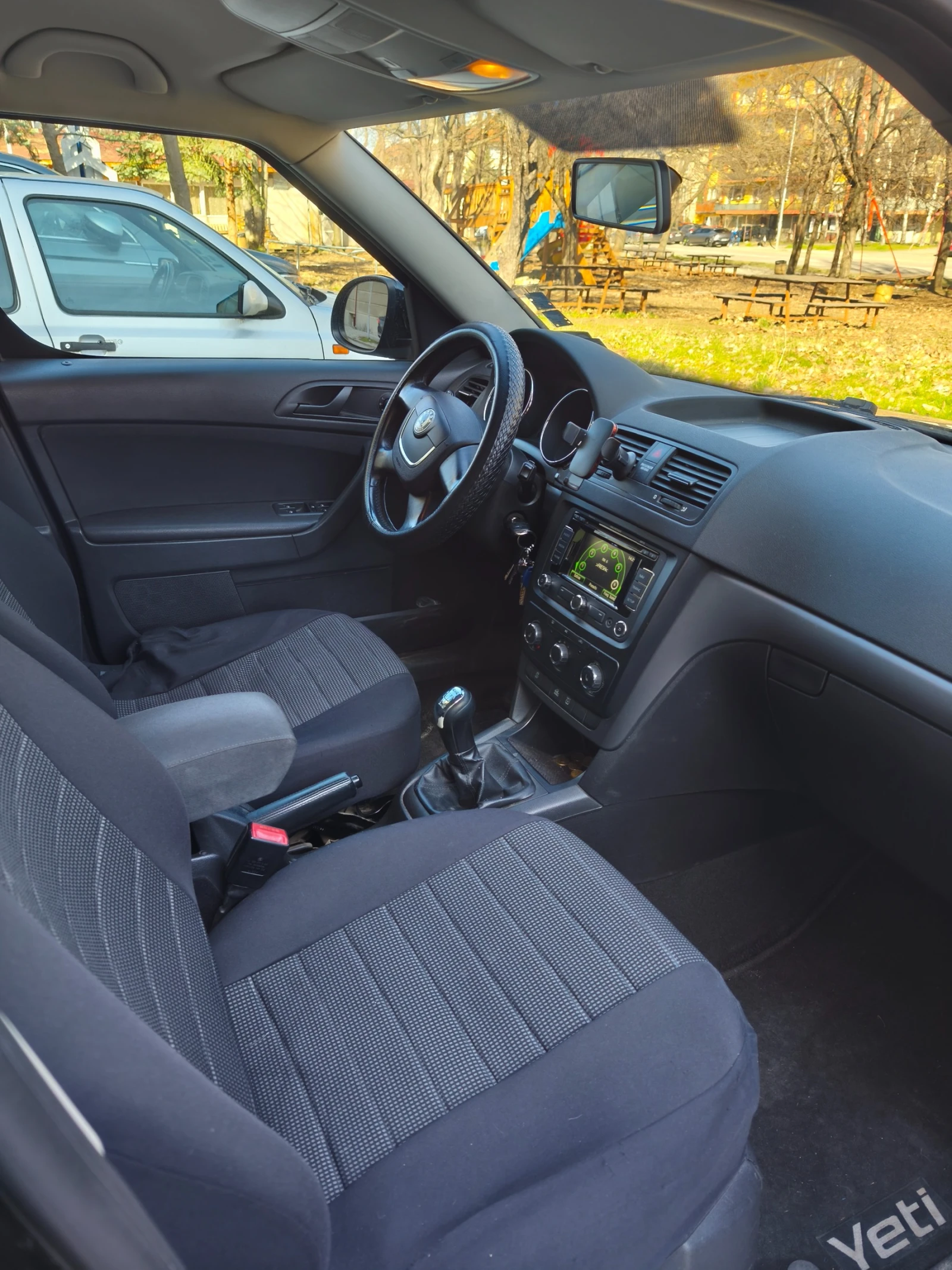 Skoda Yeti Не харчи масло!, снимка 5 - Автомобили и джипове - 53858972