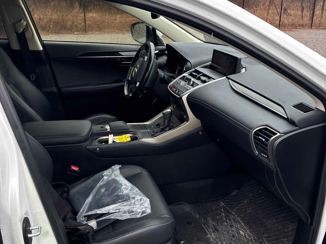 Lexus NX * 300 * 2 КЛЮЧА* ПАНО* ПОДГРЕВ* КЕЪЛЕС* , снимка 15 - Автомобили и джипове - 53918421