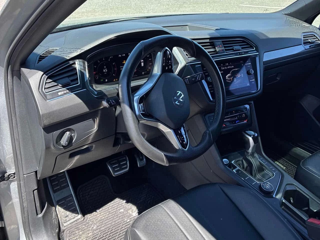 VW Tiguan Comfortline R Line Black Edition/КЛИП/ПАНОРАМА, снимка 5 - Автомобили и джипове - 54719614