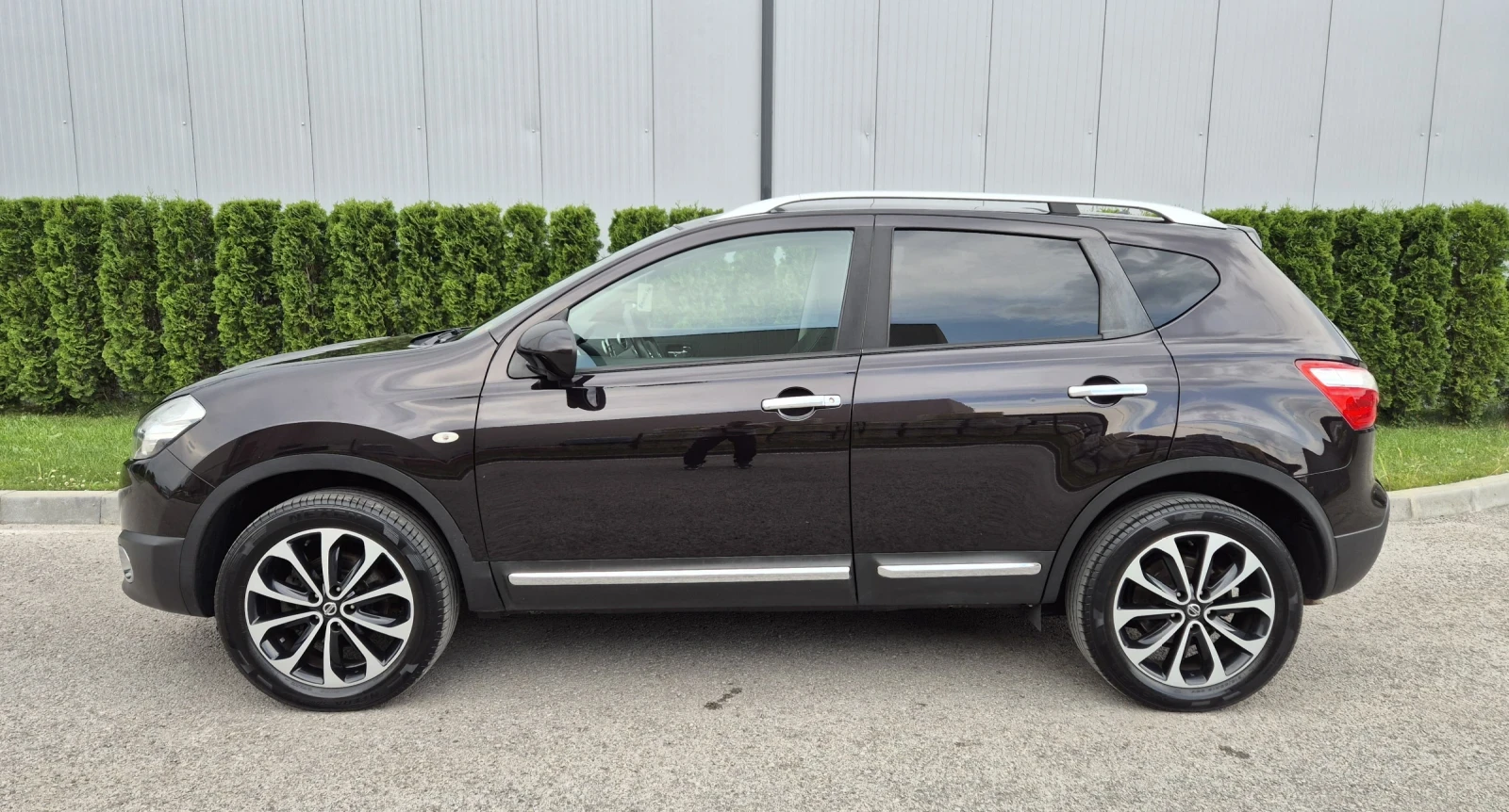 Nissan Qashqai 2.0i 4х4 Швейцария, снимка 2 - Автомобили и джипове - 54738059