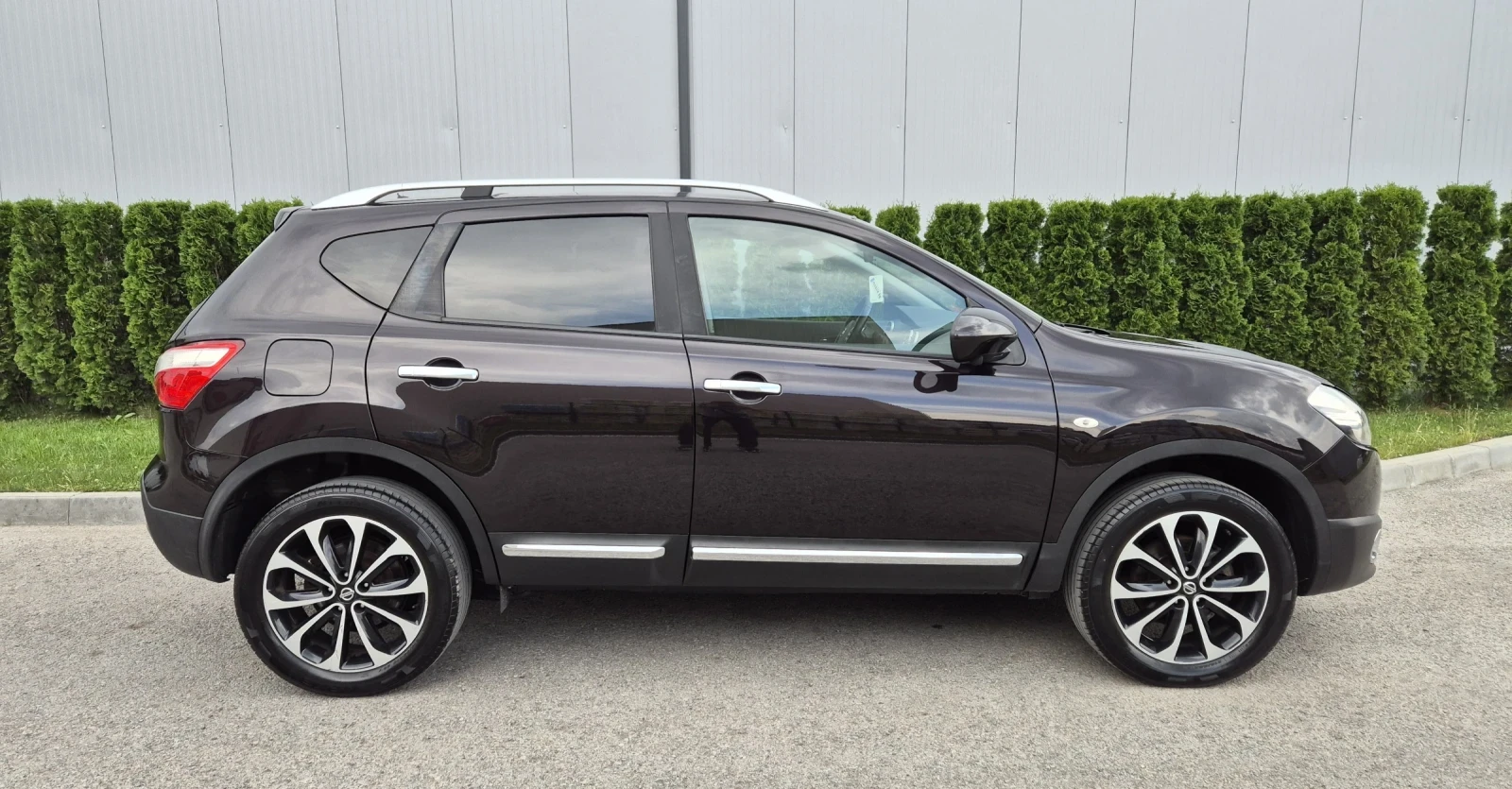 Nissan Qashqai 2.0i 4х4 Швейцария, снимка 6 - Автомобили и джипове - 54738059