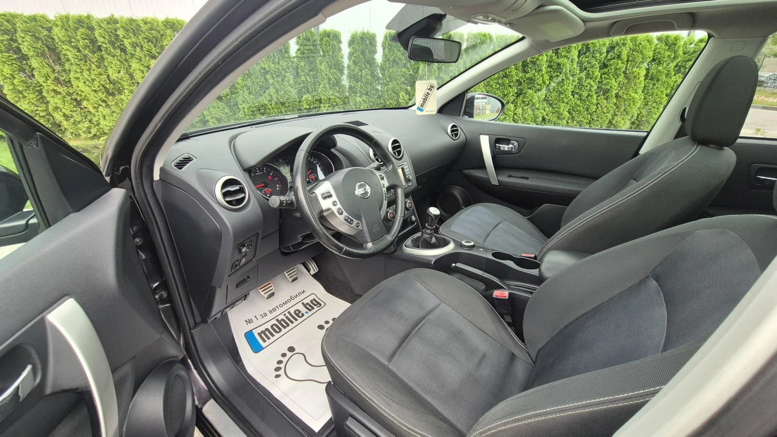 Nissan Qashqai 2.0i 4х4 Швейцария, снимка 9 - Автомобили и джипове - 54738059