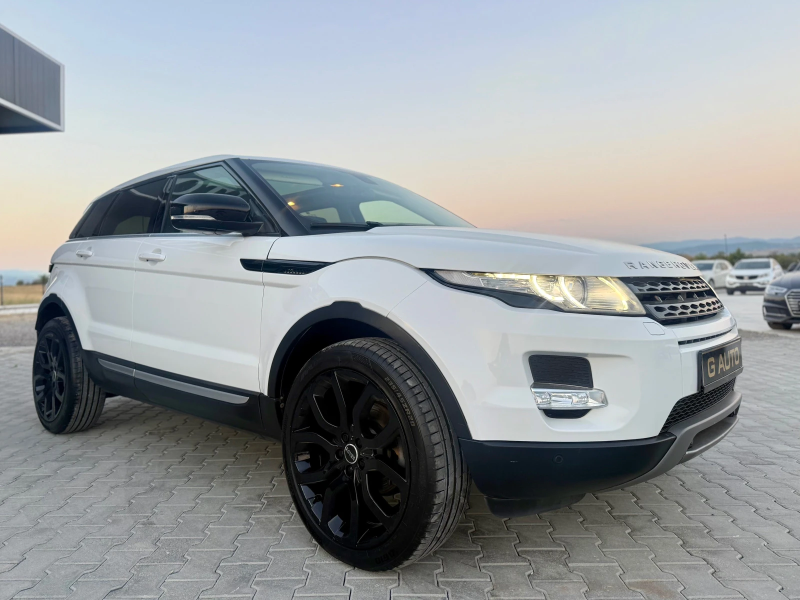 Land Rover Range Rover Evoque 2.2sd4 FULL Собствен лизинг !!!, снимка 3 - Автомобили и джипове - 55636176