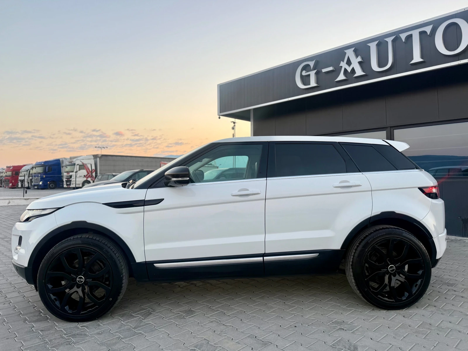 Land Rover Range Rover Evoque 2.2sd4 FULL Собствен лизинг !!!, снимка 8 - Автомобили и джипове - 55636176