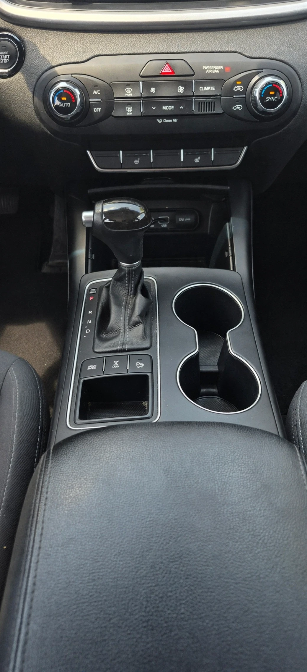 Kia Sorento 2.0 Турбо 4х4, снимка 13 - Автомобили и джипове - 55675533