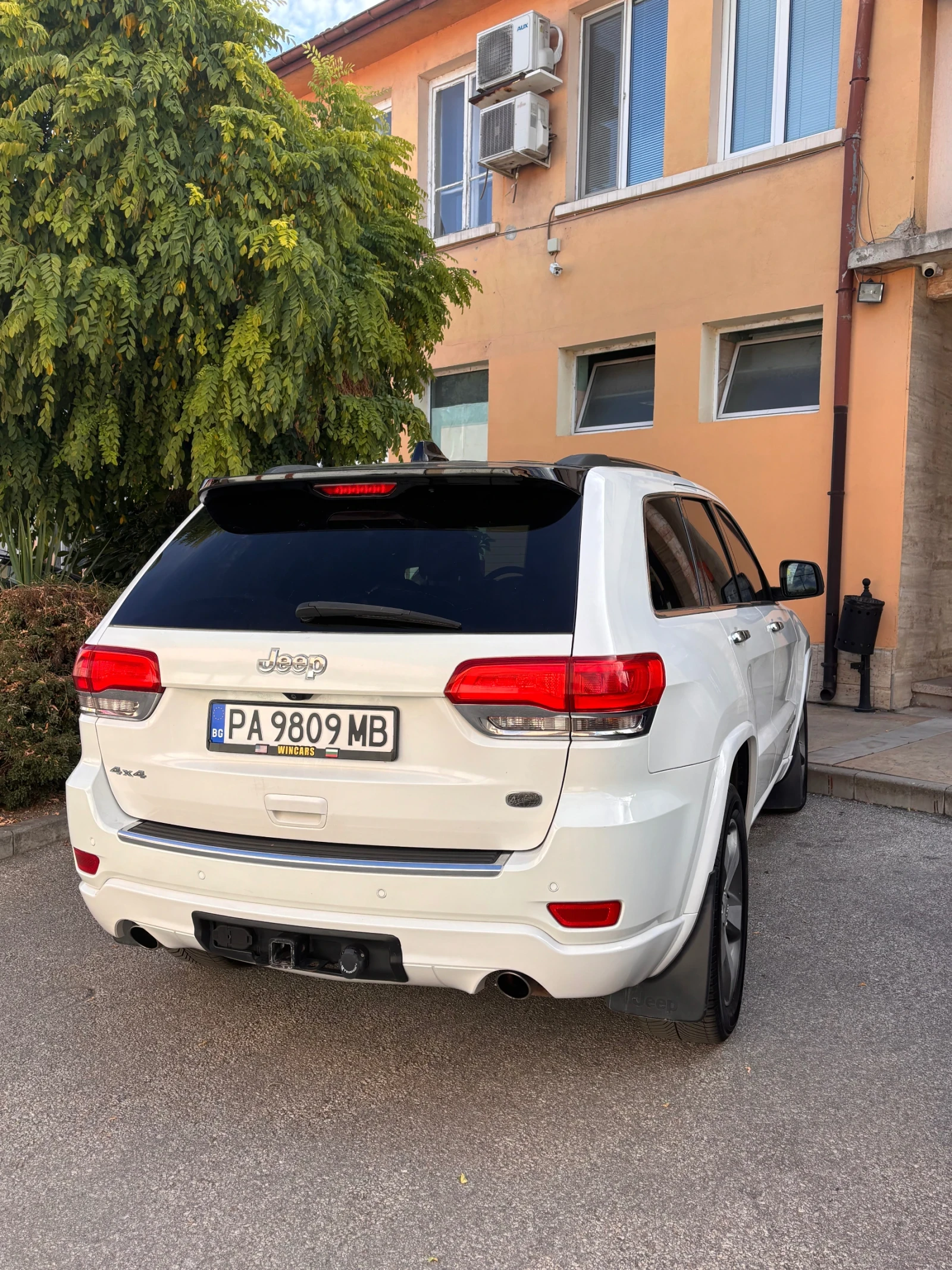 Jeep Grand cherokee Overland, снимка 5 - Автомобили и джипове - 56309251