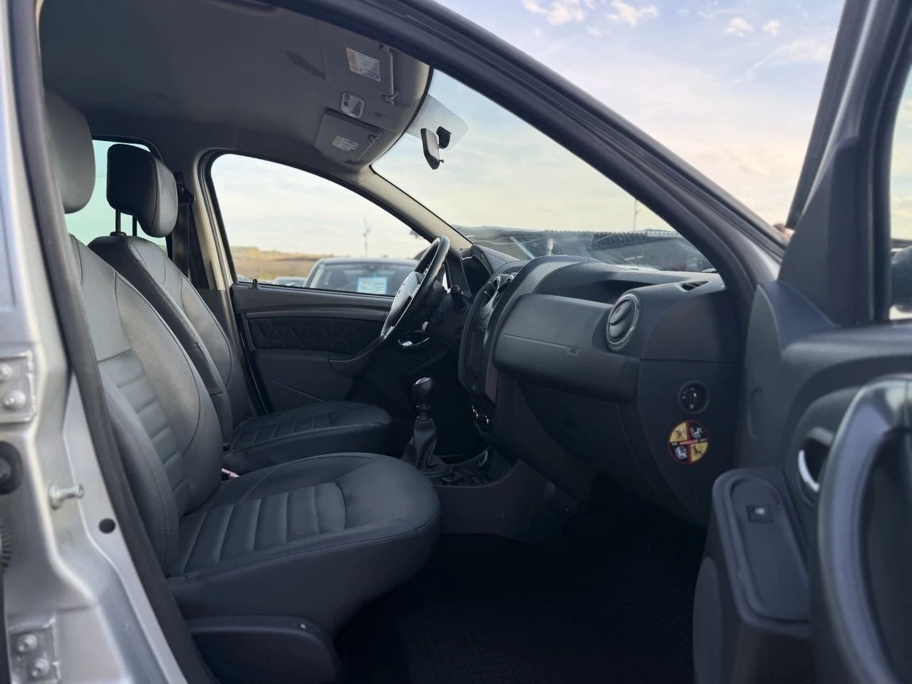 Dacia Duster 1.5dCi 4x4 FACELIFT, снимка 14 - Автомобили и джипове - 56438882