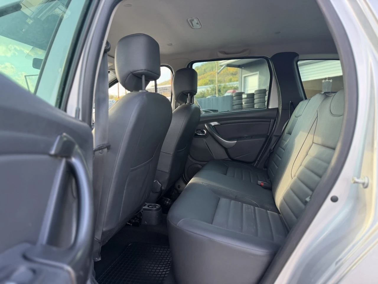 Dacia Duster 1.5dCi 4x4 FACELIFT, снимка 11 - Автомобили и джипове - 56438882