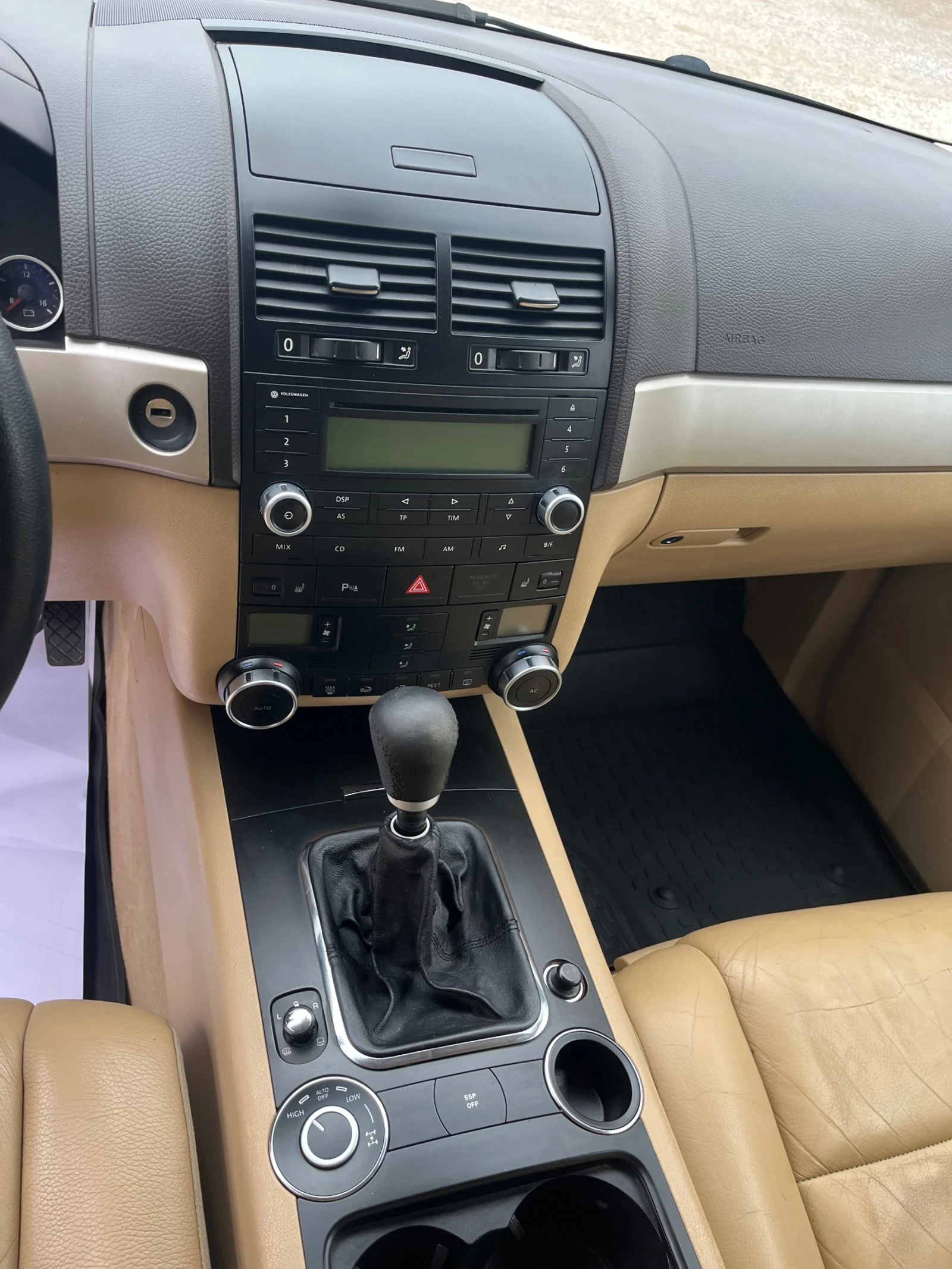 VW Touareg 2.5TDI ITALIA, снимка 14 - Автомобили и джипове - 56469862