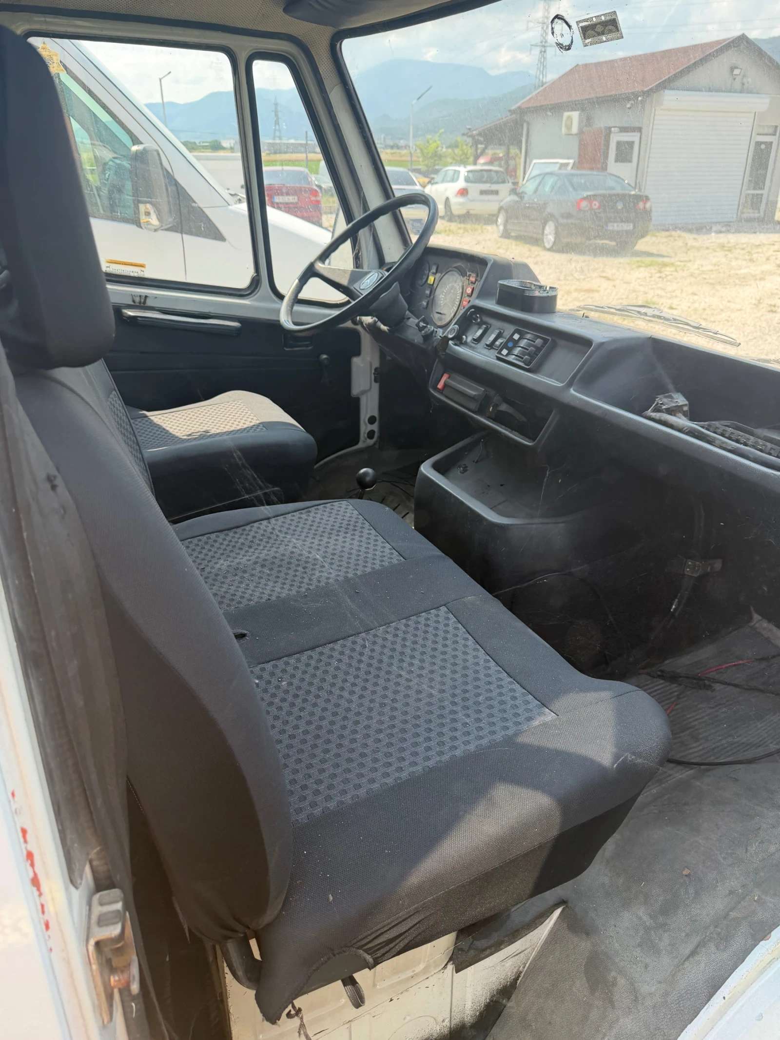 Mercedes-Benz 207 Пътна ппмощ, снимка 5 - Камиони - 55056784