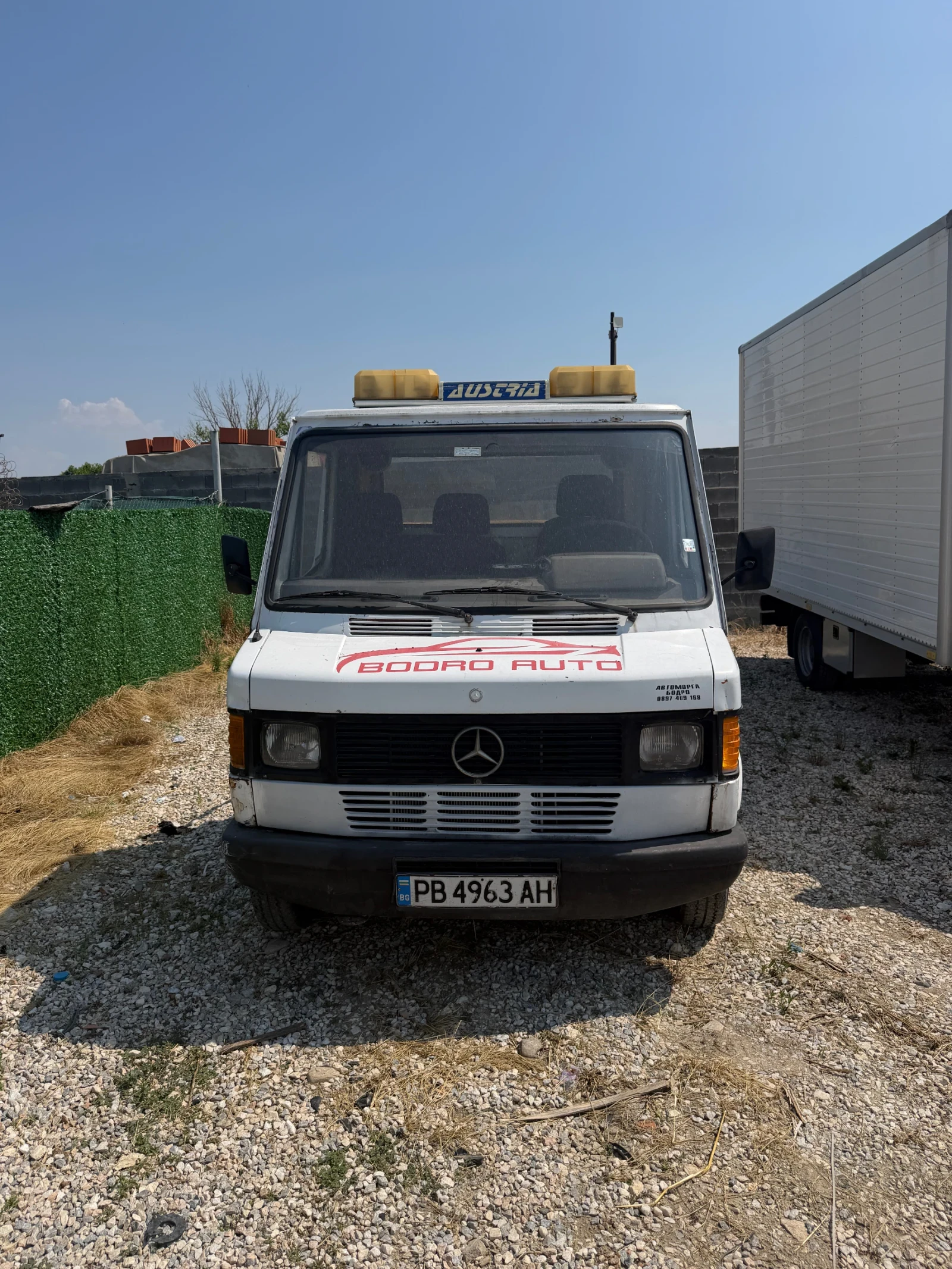 Mercedes-Benz 207 Пътна ппмощ