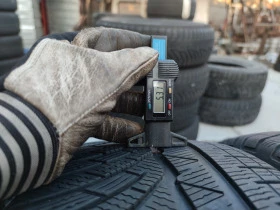 Гуми Зимни 225/40R18, снимка 8