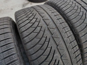 Гуми Зимни 225/40R18, снимка 3 - Гуми и джанти - 39755727