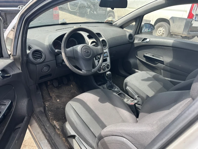 Opel Corsa 1.2i, снимка 4 - Автомобили и джипове - 49820091