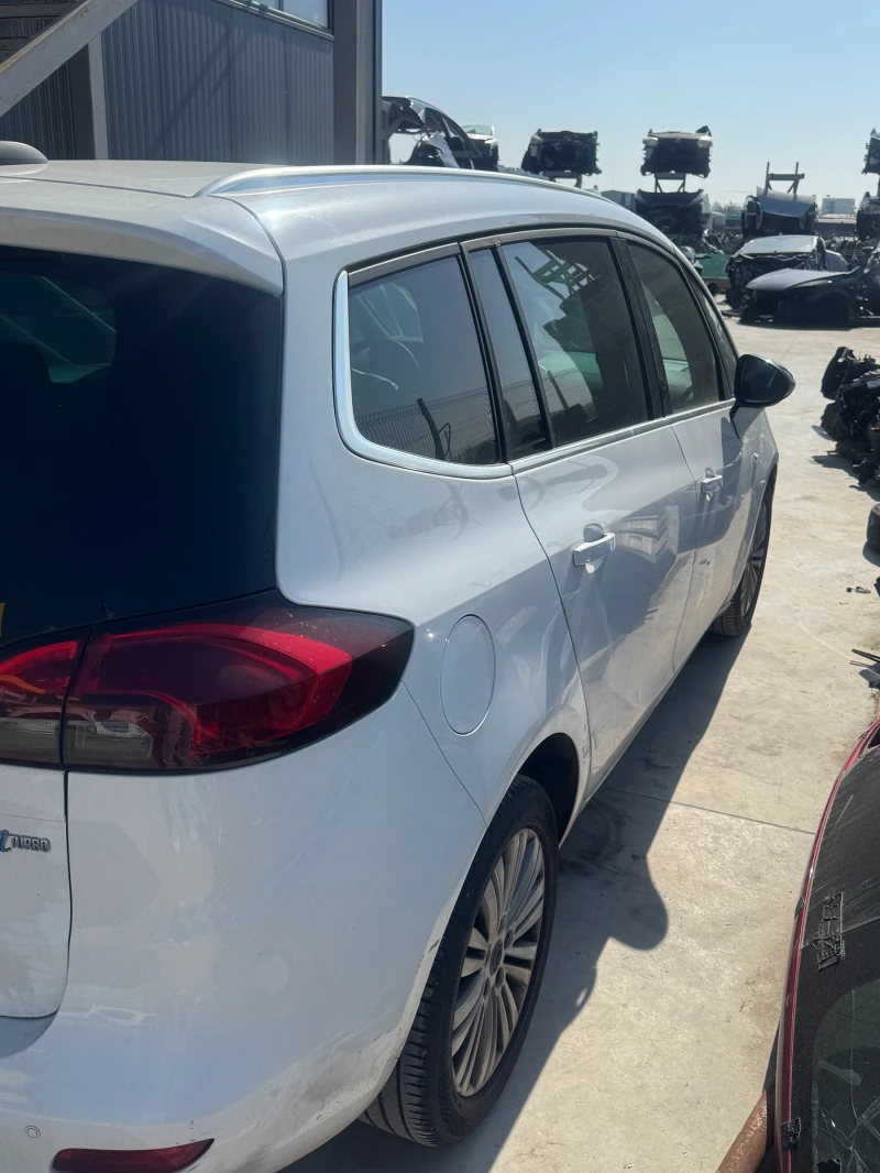 Opel Zafira 1.6-T Метан/B16XNT, снимка 4 - Автомобили и джипове - 50030685